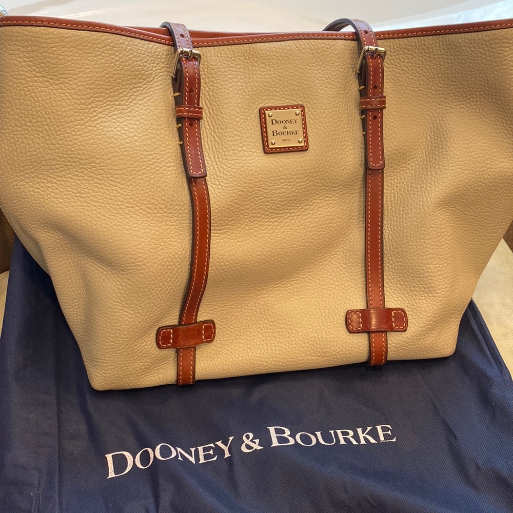 Dooney & Bourke tote bag